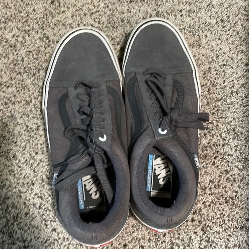Men’s 9.5 vans shoes